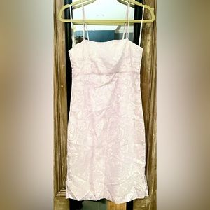 Banana Republic knee length bridesmaid’s dress. Light purple, size 2. Like new!
